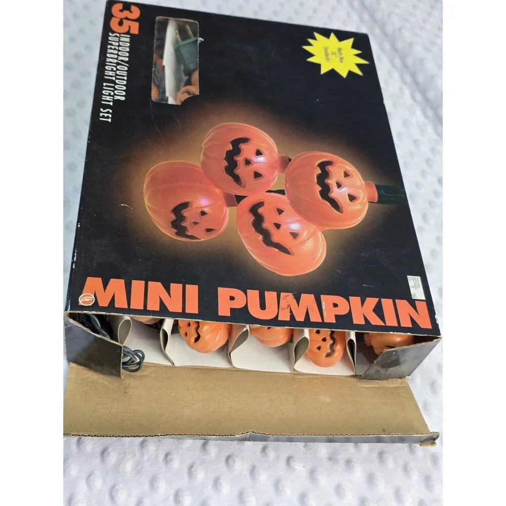 Vintage 1998 Halloween Pumpkin Light Set Open Box Working Blow Mold 35 Pumpkins